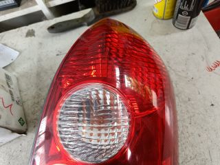 bontott MAZDA 323 Jobb Hátsó Lámpa