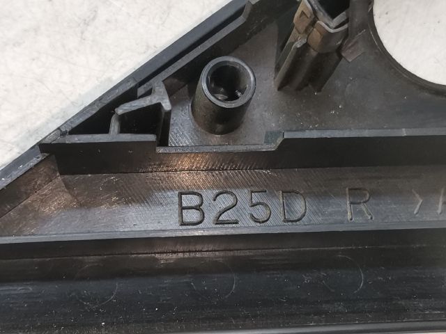 bontott MAZDA 323 Jobb Visszapillantó Tükör Talp Burkolat