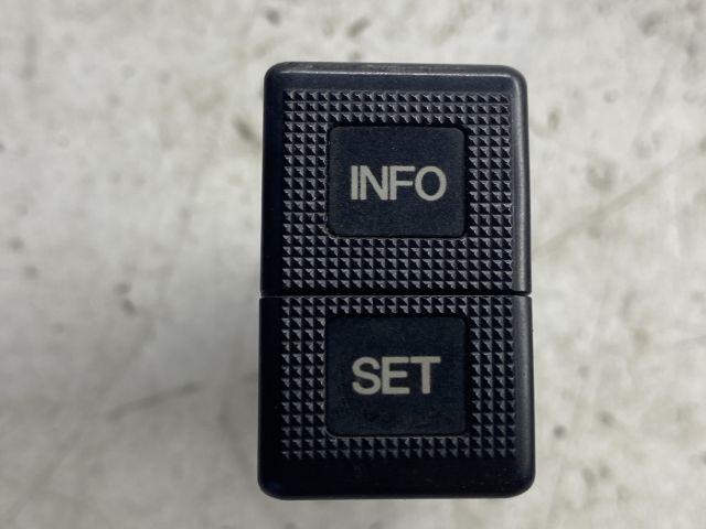 bontott MAZDA 323 Kapcsoló (Magában)