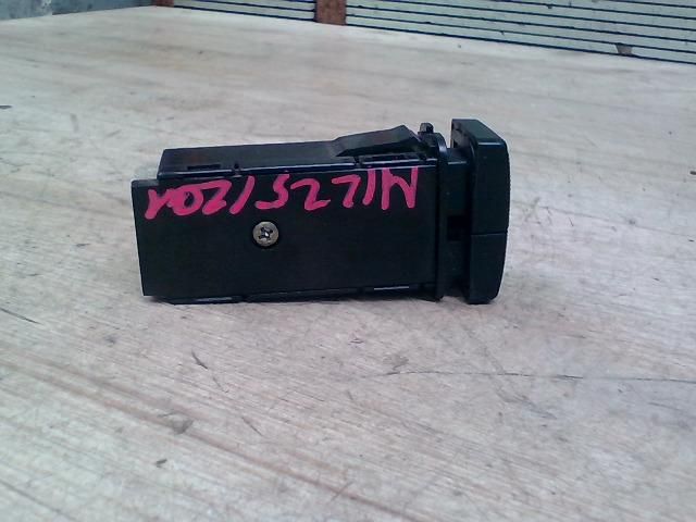 bontott MAZDA 323 Ködfényszóró (Pozíciófüggetlen)