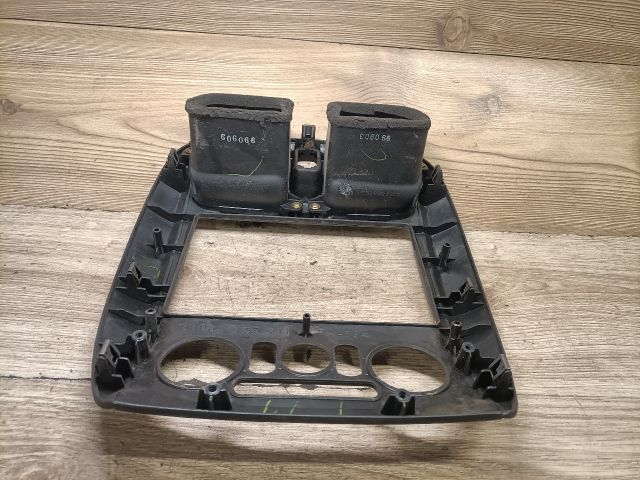 bontott MAZDA 323 Középkonzol Keret