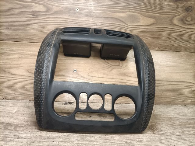 bontott MAZDA 323 Középkonzol Keret