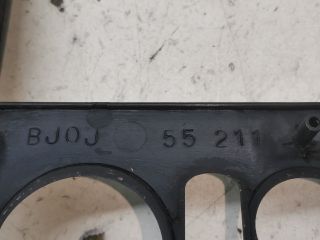 bontott MAZDA 323 Középkonzol Keret