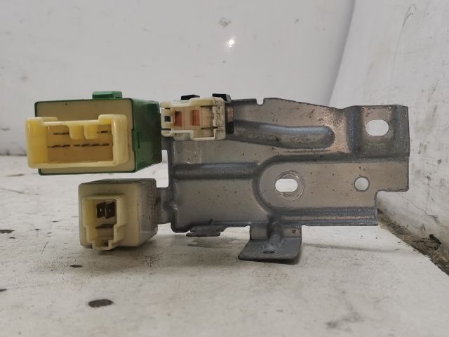 bontott MAZDA 323 Központizár Elektronika