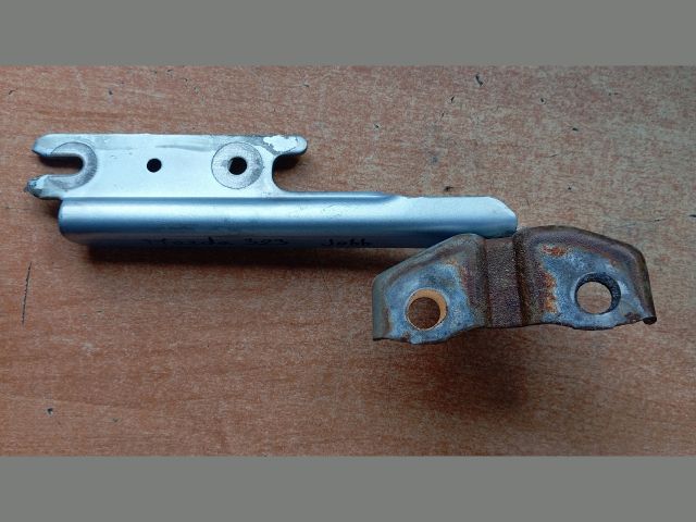 bontott MAZDA 323 Motorháztető Jobb Zsanér