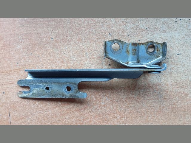 bontott MAZDA 323 Motorháztető Jobb Zsanér