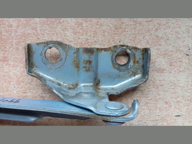 bontott MAZDA 323 Motorháztető Jobb Zsanér