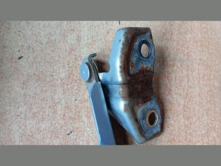 bontott MAZDA 323 Motorháztető Jobb Zsanér