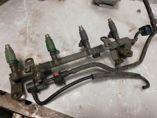 bontott MAZDA 323 Porlasztó Sor / Híd