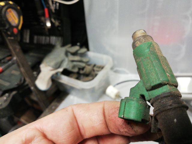 bontott MAZDA 323 Porlasztó Sor / Híd