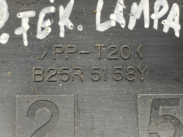 bontott MAZDA 323 Pótféklámpa Idom