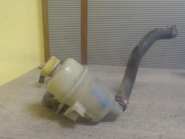 bontott MAZDA 323 Szervóolaj Tartály