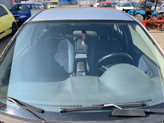 bontott MAZDA 323 Tanksapka