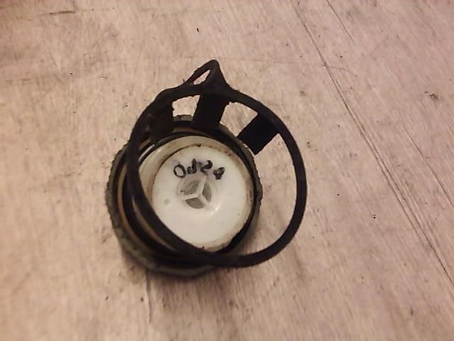 bontott MAZDA 323 Tanksapka