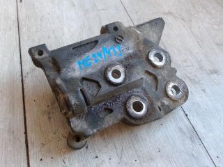 bontott MAZDA 323 Tartó Bak