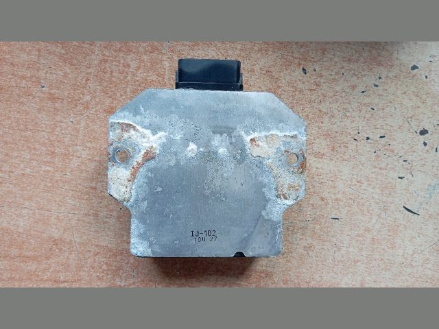 bontott MAZDA 323 Üzemanyag Befecskendező Vezérlő