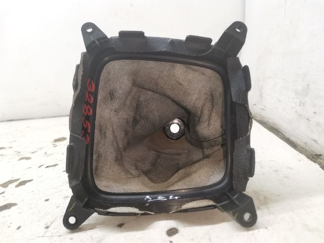 bontott MAZDA 323 Váltószoknya