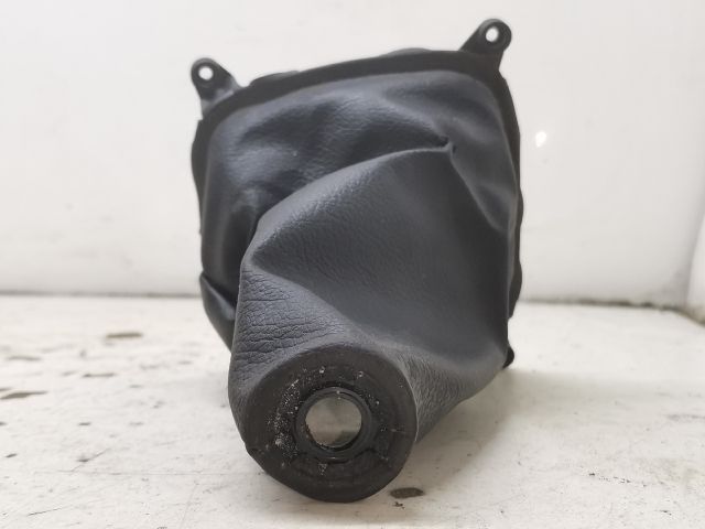 bontott MAZDA 323 Váltószoknya