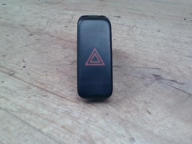 bontott MAZDA 323 Vészvillogó Kapcsoló