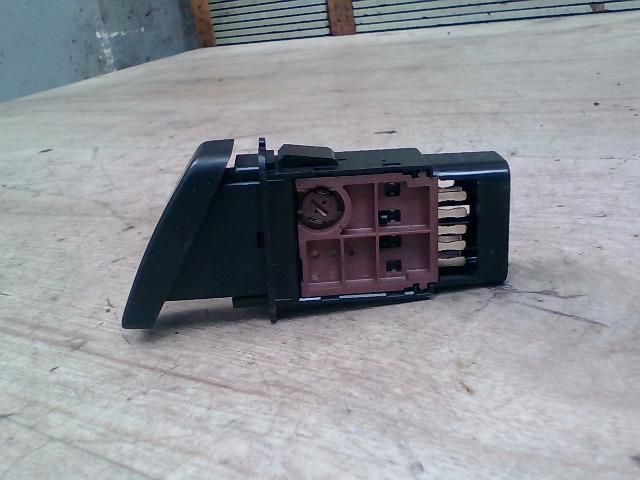 bontott MAZDA 323 Vészvillogó Kapcsoló