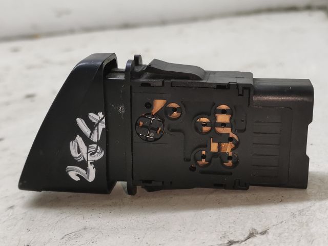 bontott MAZDA 323 Vészvillogó Kapcsoló