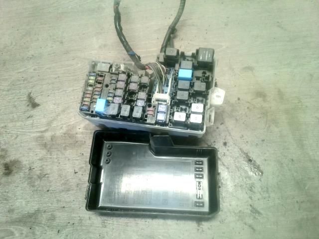 bontott MAZDA 5 Biztosítéktábla Motortér