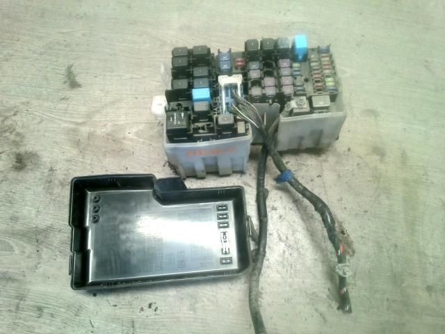 bontott MAZDA 5 Biztosítéktábla Motortér