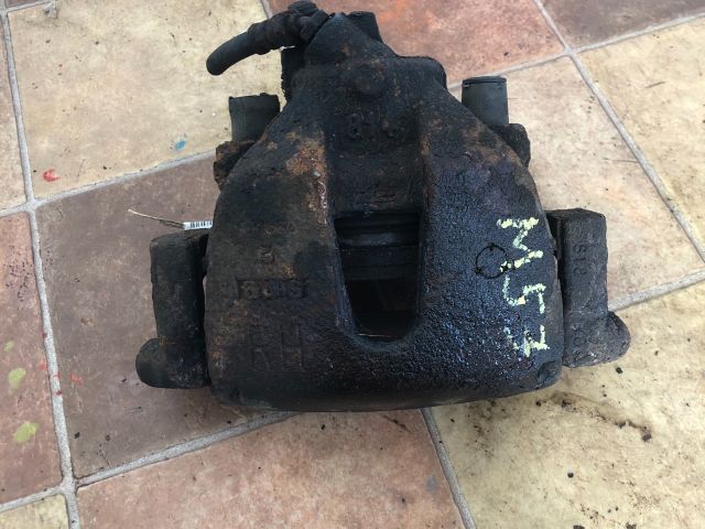 bontott MAZDA 5 Jobb első Féknyereg Munkahengerrel