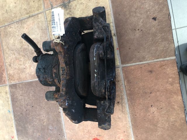 bontott MAZDA 5 Jobb első Féknyereg Munkahengerrel