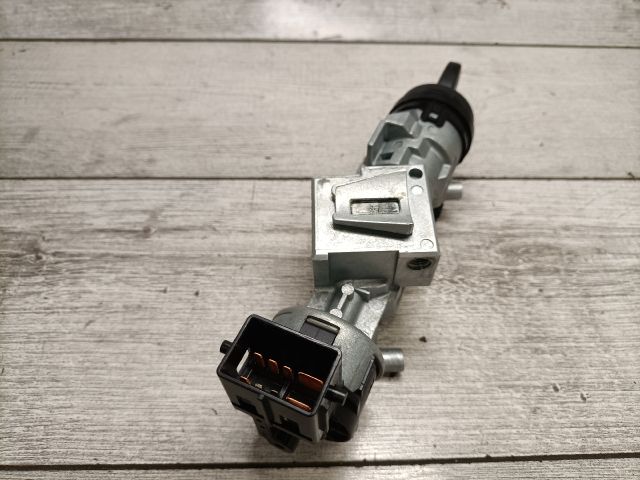 bontott MAZDA 5 Gyújtáskapcsoló