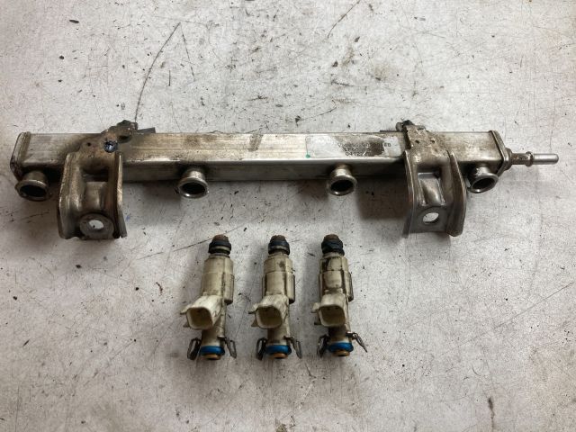 bontott MAZDA 5 Porlasztó Sor / Híd