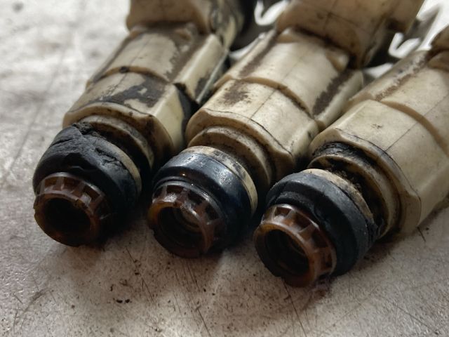 bontott MAZDA 5 Porlasztó Sor / Híd