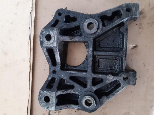 bontott MAZDA 5 Generátor Tartó Bak