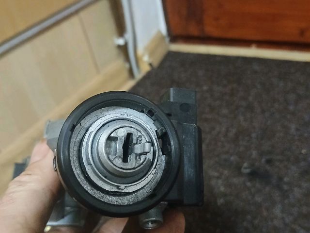 bontott MAZDA 5 Gyújtáskapcsoló Házzal