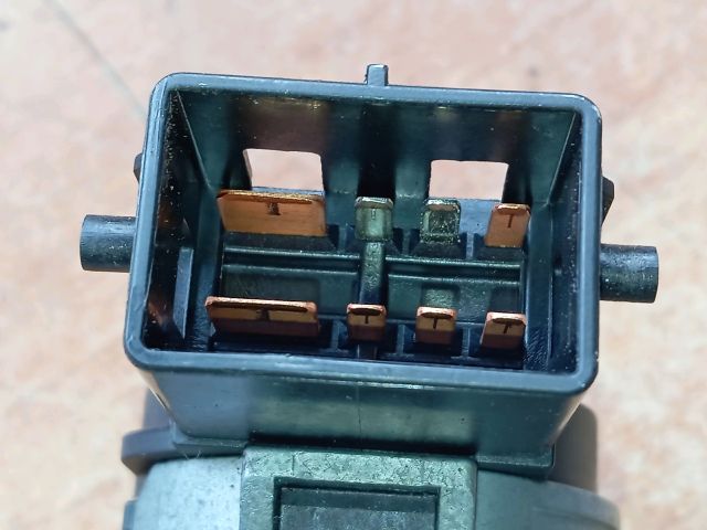 bontott MAZDA 5 Gyújtáskapcsoló