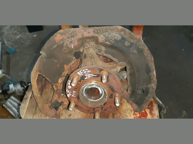 bontott MAZDA 5 Jobb első Csonkállvány Kerékaggyal