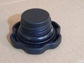 bontott MAZDA 5 Olajbeöntő Sapka