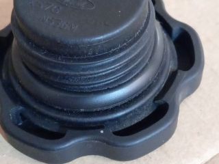 bontott MAZDA 5 Olajbeöntő Sapka