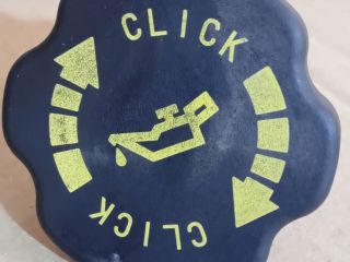 bontott MAZDA 5 Olajbeöntő Sapka