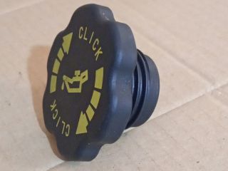 bontott MAZDA 5 Olajbeöntő Sapka