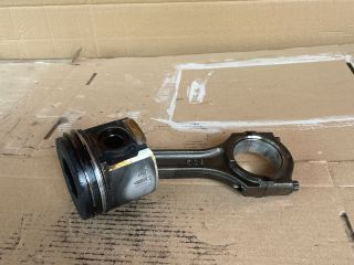 bontott MAZDA 5 Dugattyú és Hajtókar