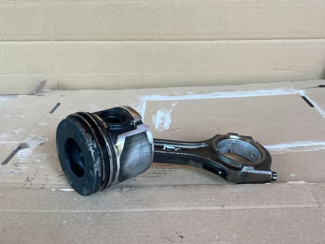 bontott MAZDA 5 Dugattyú és Hajtókar