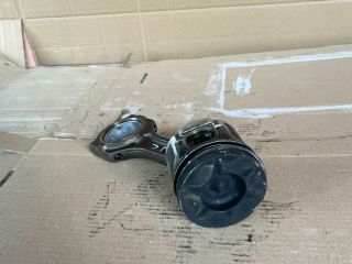 bontott MAZDA 5 Dugattyú és Hajtókar