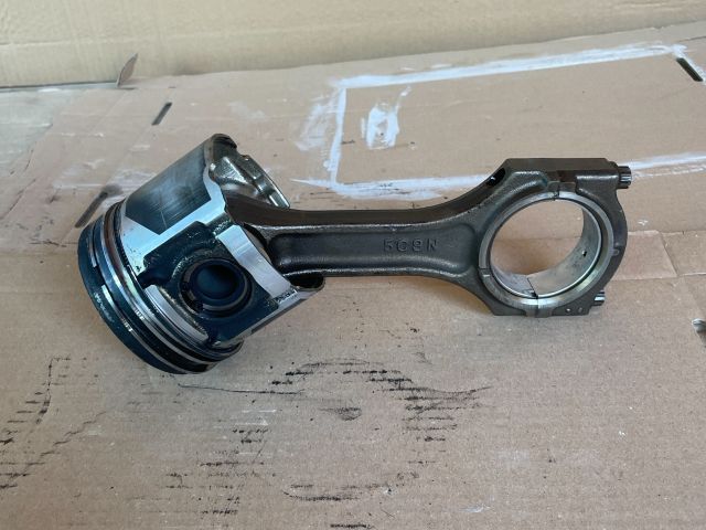 bontott MAZDA 5 Dugattyú és Hajtókar