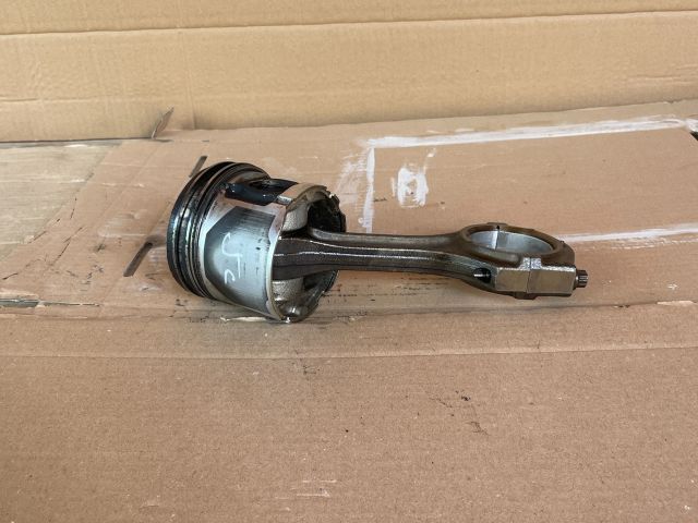 bontott MAZDA 5 Dugattyú és Hajtókar