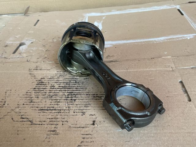 bontott MAZDA 5 Dugattyú és Hajtókar