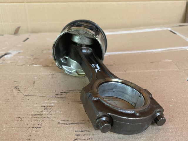 bontott MAZDA 5 Dugattyú és Hajtókar