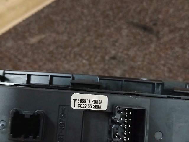 bontott MAZDA 5 Ablakemelő Kapcsoló Négyes / Kettes