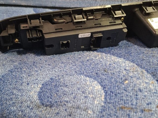 bontott MAZDA 5 Ablakemelő Kapcsoló Négyes / Kettes