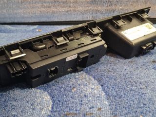 bontott MAZDA 5 Ablakemelő Kapcsoló Négyes / Kettes